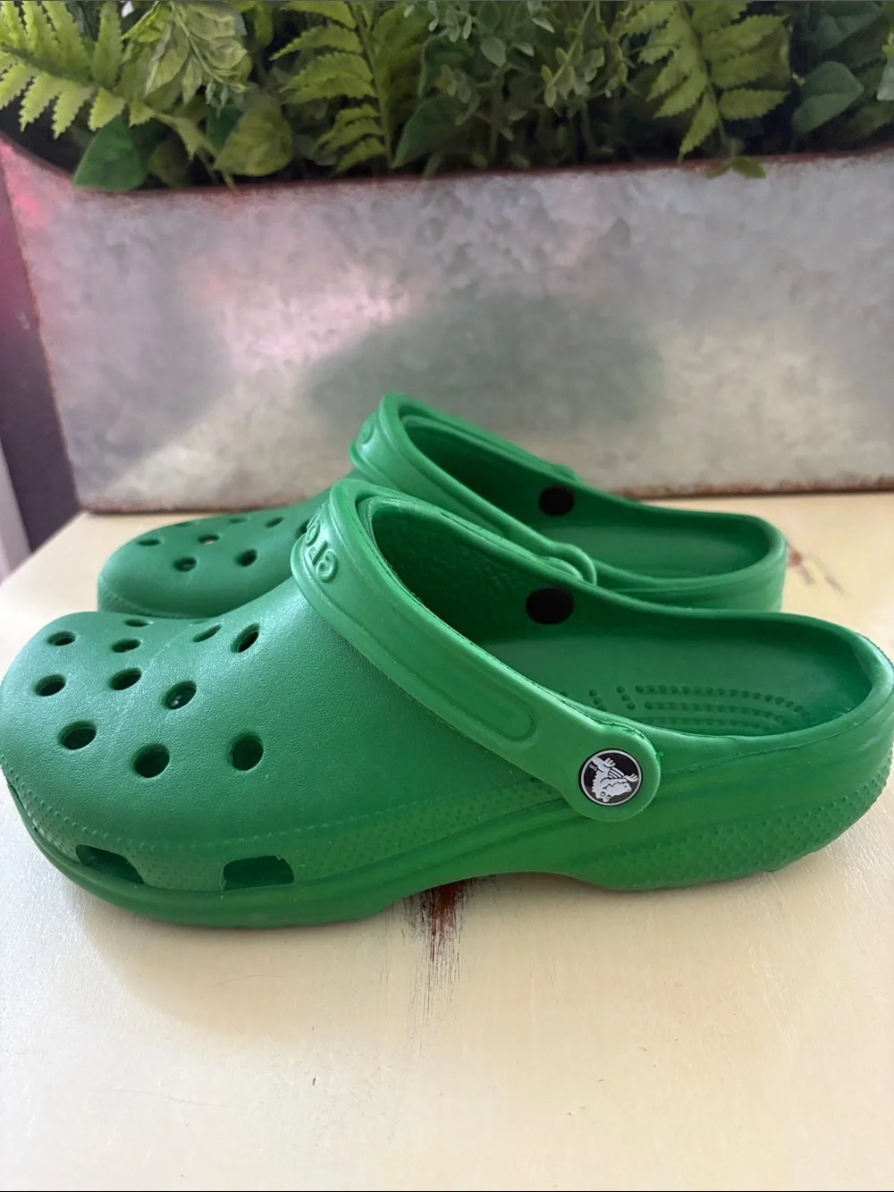 CROCS Green Clog Slip On Sandals Comfortable adult water shoes Size 8/10 UNISEX